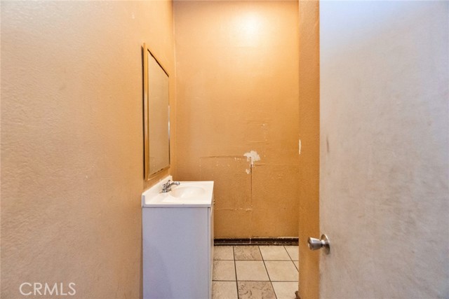 900 Sonora Street, Madera CA: https://media.crmls.org/medias/8e2c5675-bd37-4159-8e73-ec77274c5d59.jpg