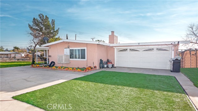 Detail Gallery Image 1 of 23 For 9530 Mango Ave, Hesperia,  CA 92345 - 2 Beds | 2 Baths