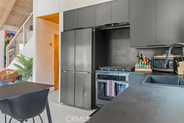 Detail Gallery Image 12 of 75 For 2220 Bernina Dr, –,  CA 93222 - 3 Beds | 2 Baths