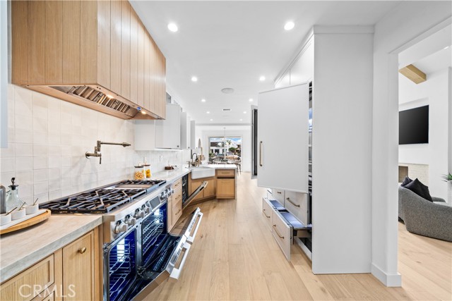 Detail Gallery Image 8 of 61 For 16214 Bimini, Huntington Beach,  CA 92649 - 5 Beds | 3 Baths