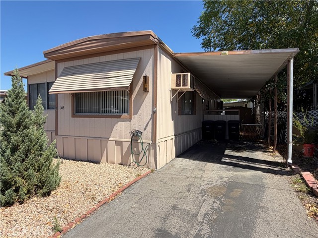 332 N Lyon, Hemet CA: https://media.crmls.org/medias/8e2d850d-7605-4af4-877e-25ef7ec245d1.jpg