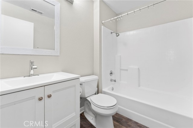 Image 26 of 37 For 39781 Pin Oak Court