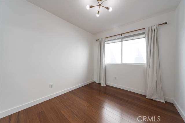 Detail Gallery Image 8 of 21 For 1615 Stoner Ave #3,  Los Angeles,  CA 90025 - 4 Beds | 3/1 Baths