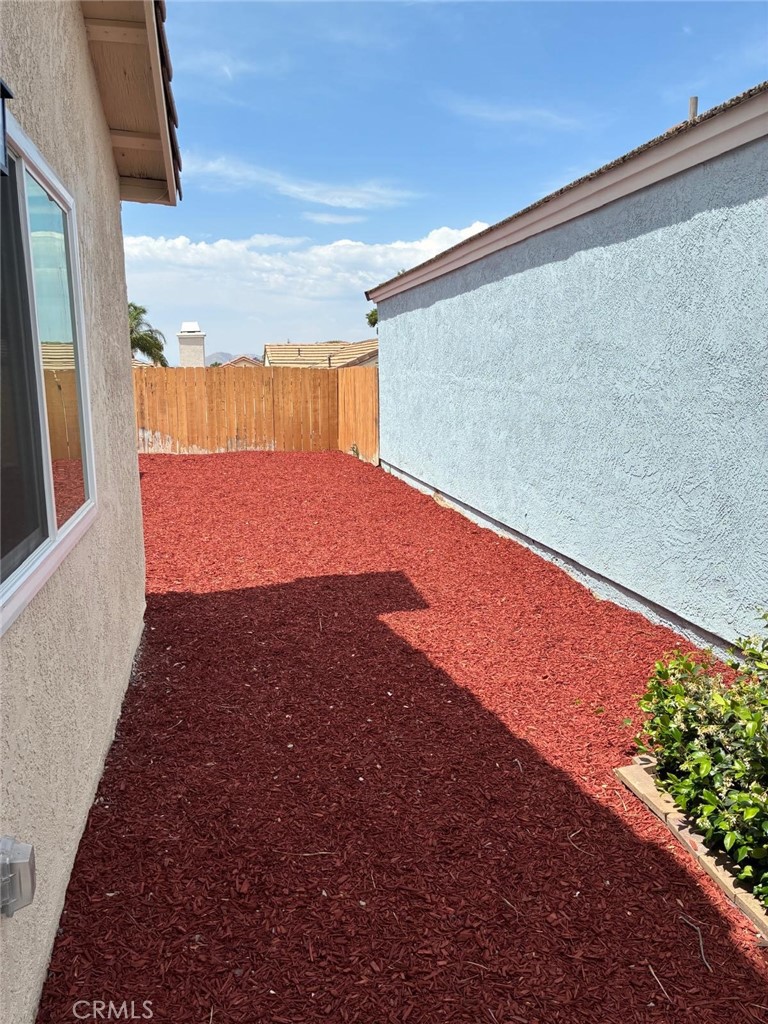 https://media.crmls.org/medias/8e2f1778-9908-426a-86d7-70c0bd71b810.jpg?preset=X-Large