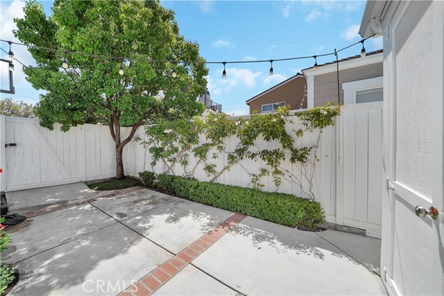Detail Gallery Image 23 of 25 For 2027 Miramar Dr, Newport Beach,  CA 92661 - 2 Beds | 1/1 Baths