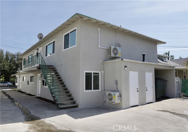 895 N Euclid Avenue, Pasadena CA: https://media.crmls.org/medias/8e3051df-a0f0-4e18-b8f0-04cf2c57ae88.jpg