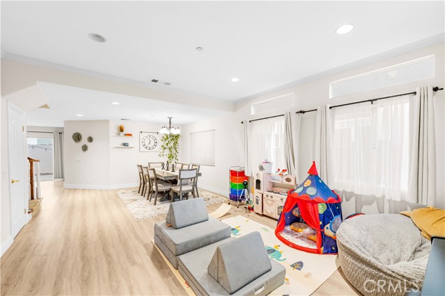 939 Via Camino, Wilmington CA: https://media.crmls.org/medias/8e327680-eaff-420e-bee4-86f2b22c693d.jpg