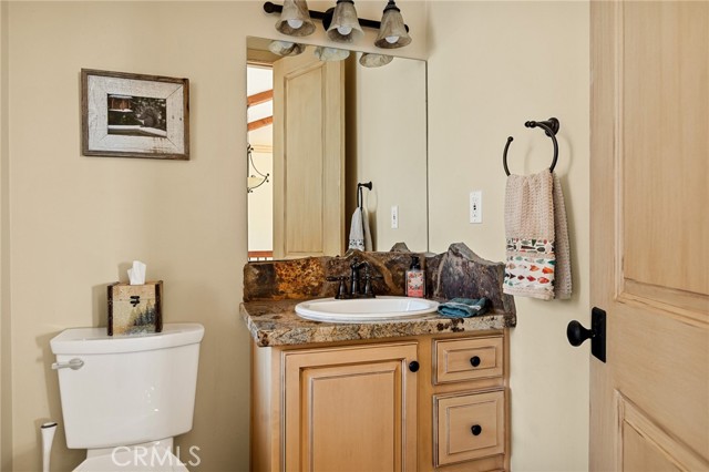 Detail Gallery Image 13 of 44 For 27920 Matterhorn, Lake Arrowhead,  CA 92352 - 5 Beds | 3/1 Baths