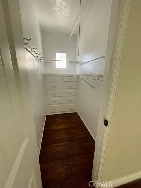 120 Savona Walk, Long Beach CA: https://media.crmls.org/medias/8e3317bf-24c9-4e9b-b6d7-d95f4ace3400.jpg