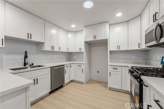 Detail Gallery Image 11 of 31 For 638 N Girard, Hemet,  CA 92544 - 2 Beds | 2 Baths