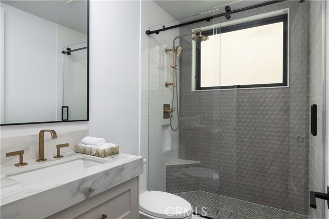 1315 Ocean Avenue, Seal Beach CA: https://media.crmls.org/medias/8e33676a-bf55-4f44-a688-646f9b2fa86a.jpg