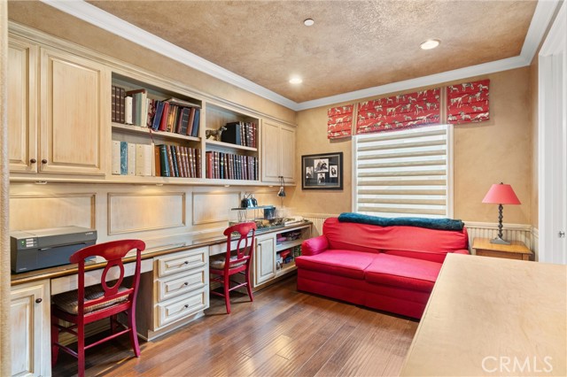 18912 Rockinghorse Lane, Huntington Beach CA: https://media.crmls.org/medias/8e33c3f8-f9e1-4845-89f5-08029f83015f.jpg