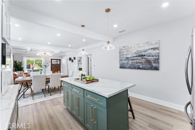 4400 Homer Street, Los Angeles CA: https://media.crmls.org/medias/8e341842-57b2-4cc5-a904-2f6fd14a9eb1.jpg