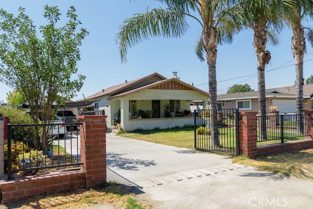 Detail Gallery Image 1 of 21 For 10062 Olive St, Bloomington,  CA 92316 - 3 Beds | 1 Baths