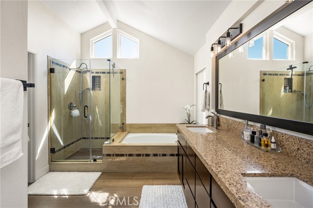 5 Bergamo, Irvine CA: https://media.crmls.org/medias/8e34621a-284e-400d-8abb-575a30b565b1.jpg