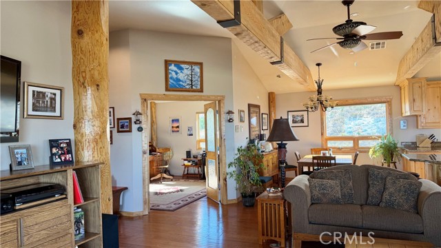 Detail Gallery Image 16 of 68 For 275 Canyon, Pinon Hills,  CA 92371 - 3 Beds | 2/1 Baths