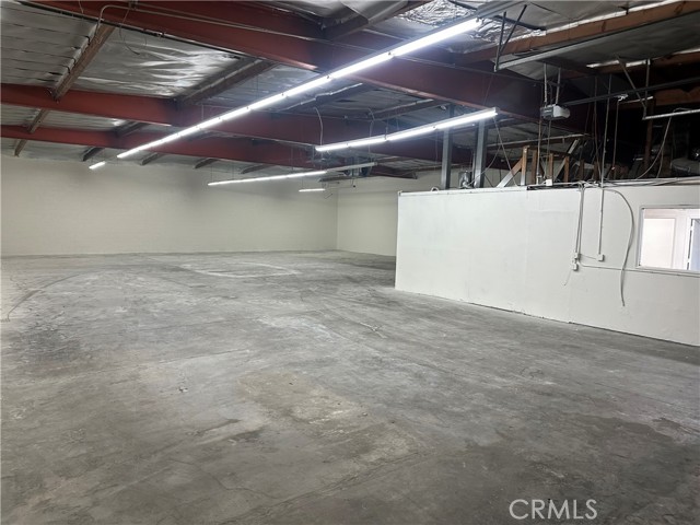 16134 Valerio Street, Van Nuys (los Angeles), California 91406, ,Commercial Lease,For Rent,16134 Valerio Street,CRSR25007821