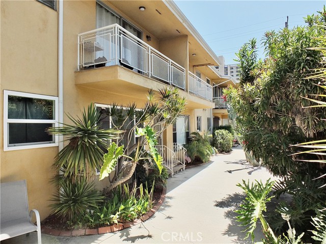 Detail Gallery Image 4 of 39 For 1724 E 1st St #9,  Long Beach,  CA 90802 - 1 Beds | 1 Baths