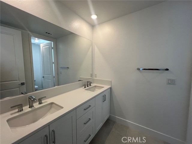 179 Sawbuck, Irvine CA: https://media.crmls.org/medias/8e3685f3-c5eb-4c1f-a657-95bc2ebfa364.jpg