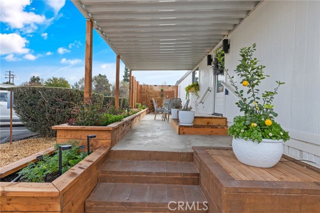 225 Akers Street, Visalia CA: https://media.crmls.org/medias/8e36d796-e9dd-4605-8312-144a0fb538ba.jpg