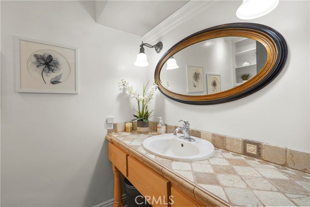 22550 Flamingo Street, Woodland Hills CA: https://media.crmls.org/medias/8e36ee27-c356-4f0a-b344-aaf6537b1948.jpg