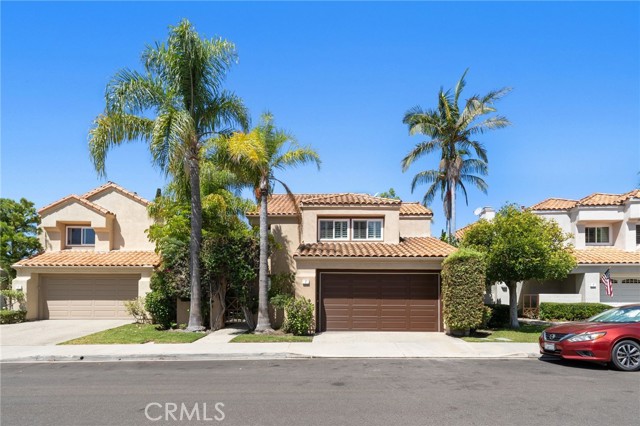 3 Toscany, Irvine CA: https://media.crmls.org/medias/8e37ab6c-5ec8-4681-9ba9-3c57a13b6f1a.jpg