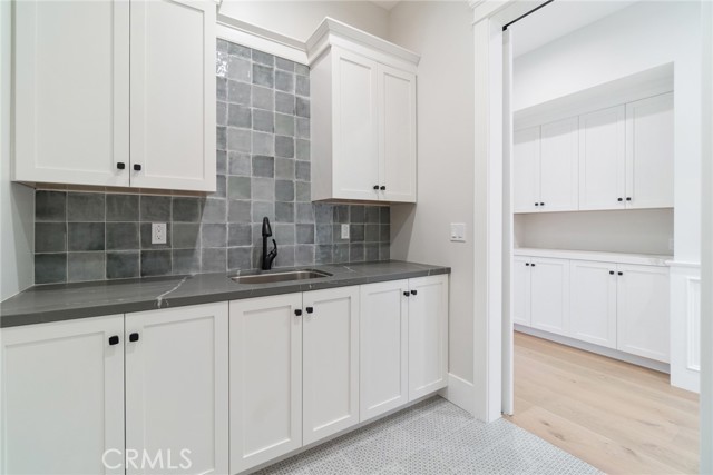 617 36th Street, Manhattan Beach, California 90266, 6 Bedrooms Bedrooms, ,6 BathroomsBathrooms,Residential,Sold,36th,SB22005152