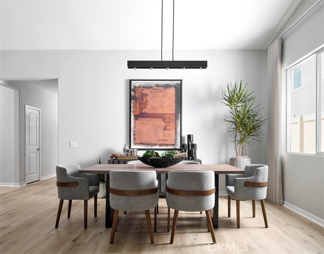 Detail Gallery Image 4 of 14 For 18216 Aerie Way, Canyon Country,  CA 91350 - 3 Beds | 2/1 Baths