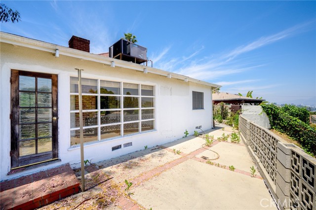 981 Nordica Drive, Los Angeles, California 90065, 2 Bedrooms Bedrooms, ,2 BathroomsBathrooms,Single Family Residence,For Sale,Nordica,SR24125671