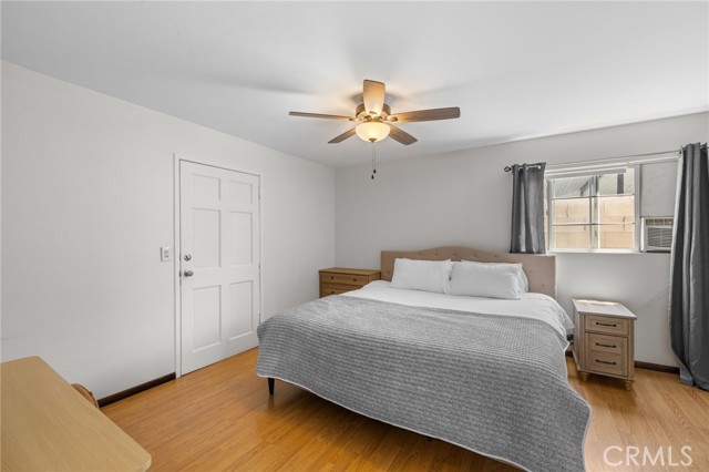 1820 N Avon Street, Burbank CA: https://media.crmls.org/medias/8e39f6be-7d06-4c52-993a-54c1ff21cc3c.jpg