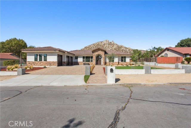 28200 WAR ADMIRAL ST, Moreno Valley CA: https://media.crmls.org/medias/8e3a0bb4-3677-4b56-9092-60fc367b66a1.jpg