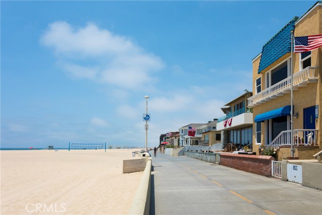 2654 The Strand, Hermosa Beach, California 90254, 3 Bedrooms Bedrooms, ,4 BathroomsBathrooms,Residential,Sold,The Strand,OC17238177