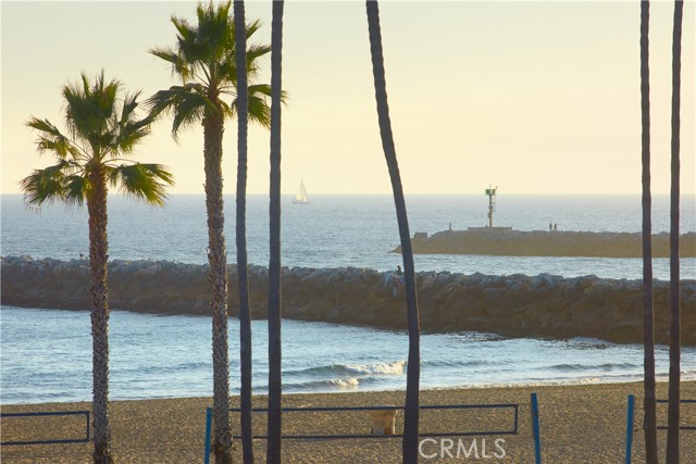 Detail Gallery Image 32 of 33 For 3024 Breakers Dr, Corona Del Mar,  CA 92625 - 7 Beds | 5/1 Baths