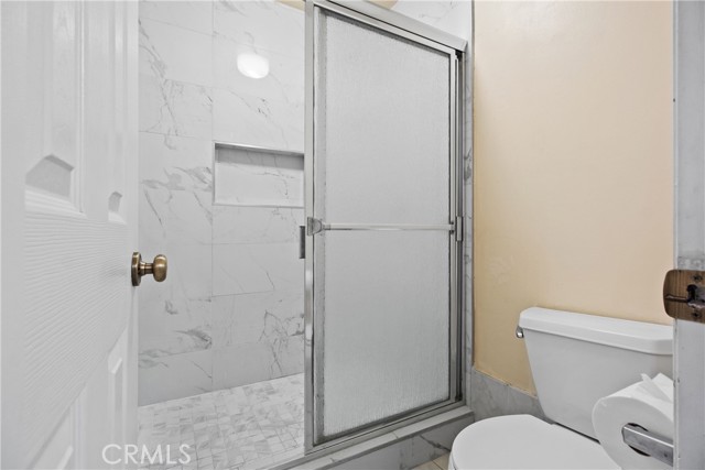 Detail Gallery Image 15 of 25 For 18123 Delano St, Tarzana,  CA 91335 - 3 Beds | 2 Baths