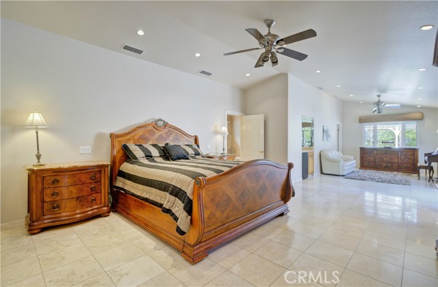 Detail Gallery Image 12 of 42 For 5821 Blueberry St, Yorba Linda,  CA 92886 - 8 Beds | 5/1 Baths