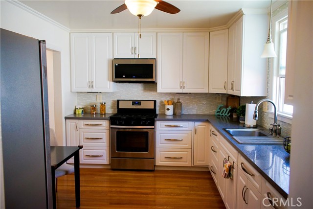 Detail Gallery Image 18 of 65 For 2019 Valencia, Santa Ana,  CA 92706 - 4 Beds | 2 Baths