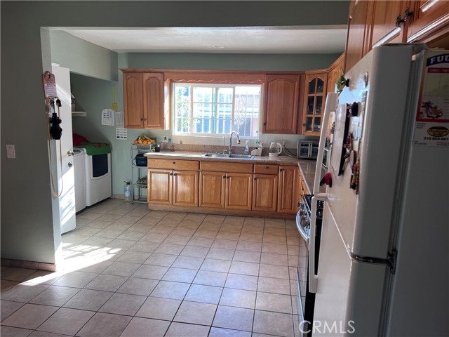 1222 E 103rd Street, Los Angeles CA: https://media.crmls.org/medias/8e3c84df-556e-4ef5-aca3-76f341f6902c.jpg