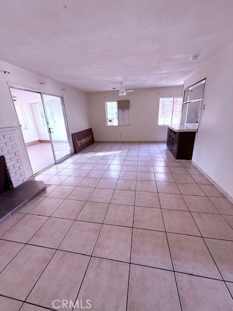 3187 Ruthann Dr,, Jurupa Valley CA: https://media.crmls.org/medias/8e3e2d9e-b5a2-4c61-b699-31c18e46555b.jpg