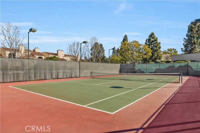 5101 Tortuga Drive, Huntington Beach CA: https://media.crmls.org/medias/8e3e5dc4-78d5-4a86-b0c8-7b1c068897f0.jpg