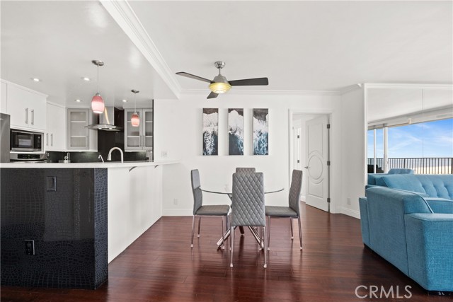 700 E Ocean Boulevard, Long Beach CA: https://media.crmls.org/medias/8e3fbf15-1e72-412c-8da2-779e14b03906.jpg