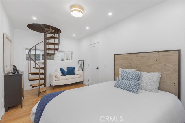 Detail Gallery Image 24 of 35 For 106 31st St, Newport Beach,  CA 92663 - 5 Beds | 3 Baths