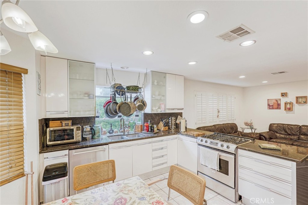 MLS #SR25123888 image #10