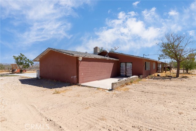 Detail Gallery Image 4 of 45 For 10925 Post Office Rd a/B,  Lucerne Valley,  CA 92356 - 3 Beds | 2/1 Baths