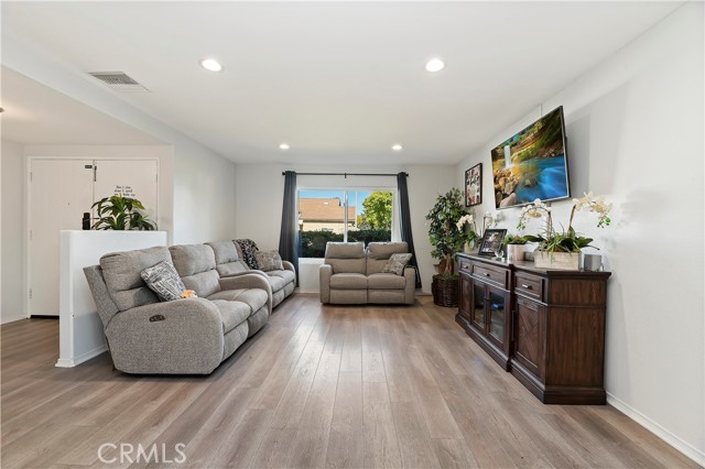 Detail Gallery Image 5 of 21 For 41597 Fulton Ave, Hemet,  CA 92544 - 3 Beds | 2 Baths
