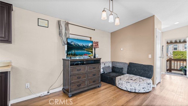 Detail Gallery Image 6 of 14 For 220 Camino Corto #39,  Vista,  CA 92083 - 2 Beds | 2 Baths