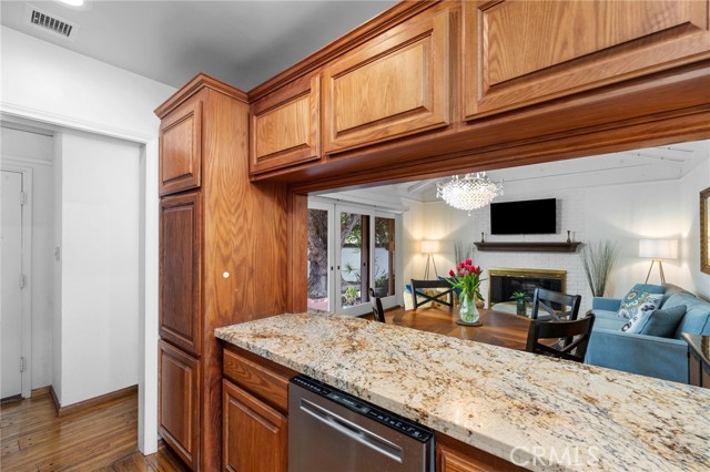 113 Vista Del Parque, Redondo Beach, California 90277, 2 Bedrooms Bedrooms, ,1 BathroomBathrooms,Residential,Sold,Vista Del Parque,SB24098927