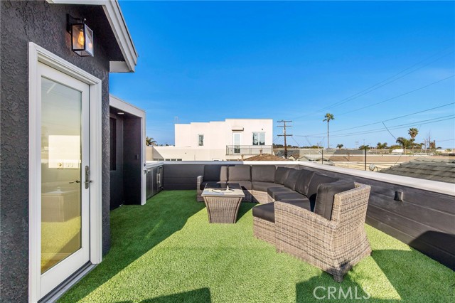 Detail Gallery Image 47 of 55 For 234 16th St, Seal Beach,  CA 90740 - 4 Beds | 3/1 Baths