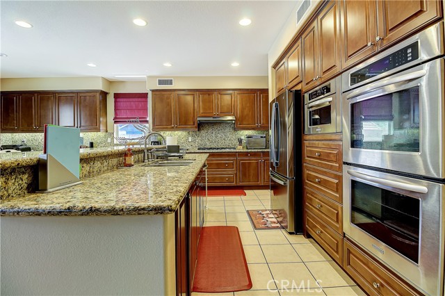 Detail Gallery Image 13 of 60 For 13033 Ridge Route Road, Riverside,  CA 92503 - 5 Beds | 4/1 Baths