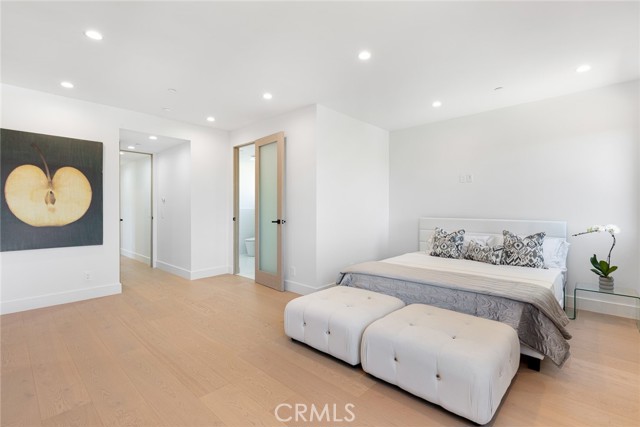 Detail Gallery Image 27 of 58 For 5134 Medina Rd, Woodland Hills,  CA 91364 - 5 Beds | 5/1 Baths