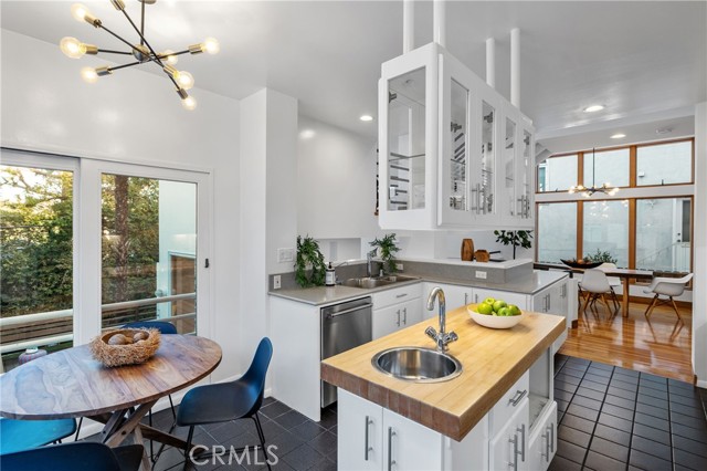 2704 Laurel Avenue, Manhattan Beach, California 90266, 4 Bedrooms Bedrooms, ,4 BathroomsBathrooms,Residential,Sold,Laurel,SB22216035